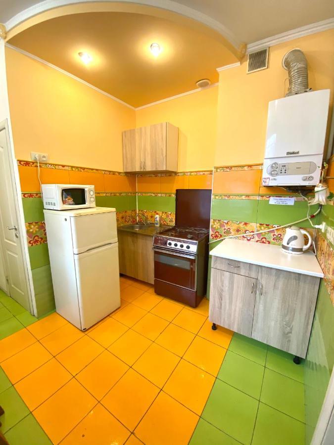 Квартира Біля Залізничного Вокзалу Вулиця Залізнична 10 До 5 Гостей Liov Exterior foto